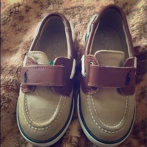 Toddler Boys Polo boat shows lightly worn size 8